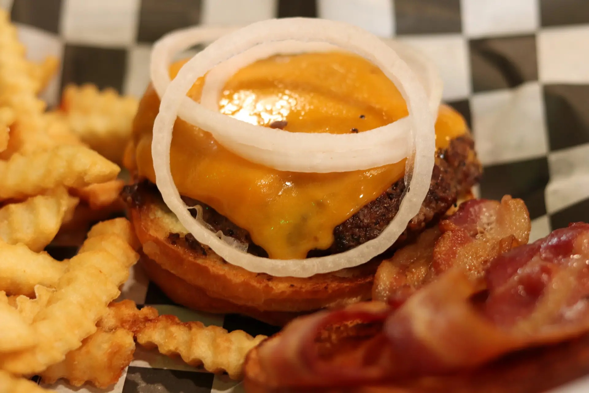 cheeseburger close scaled